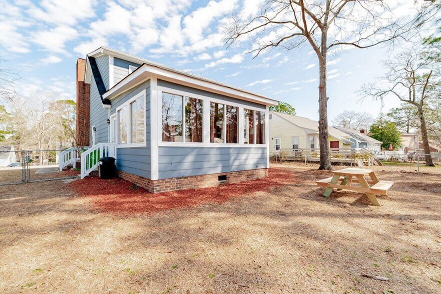 Building Photo - 248 Gusty Ln