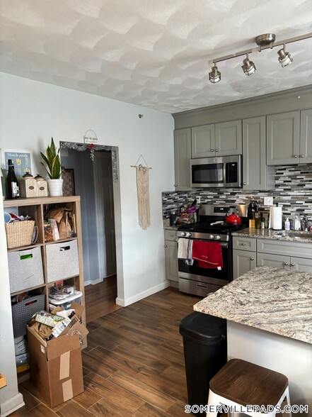 Building Photo - 50 Derby St