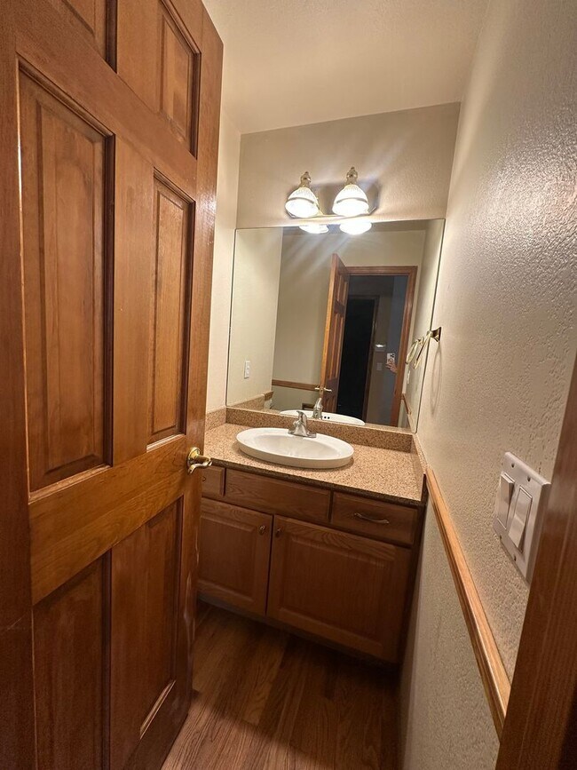 Building Photo - 7640 Lonergan Ct