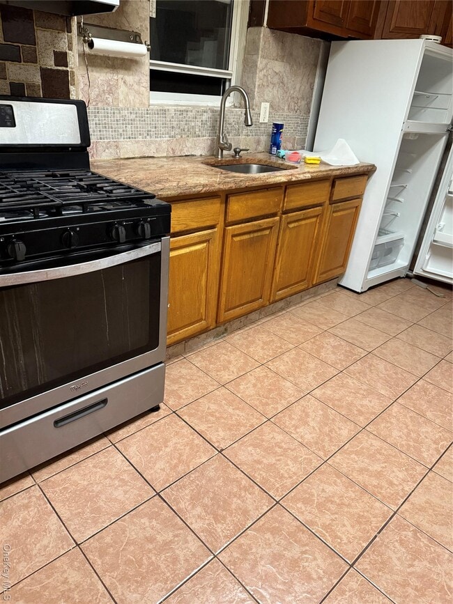 Building Photo - 1632 St Peters Ave