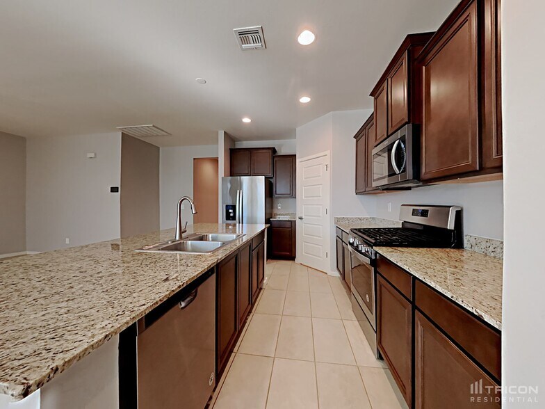 Building Photo - 605 W Cholena Trail