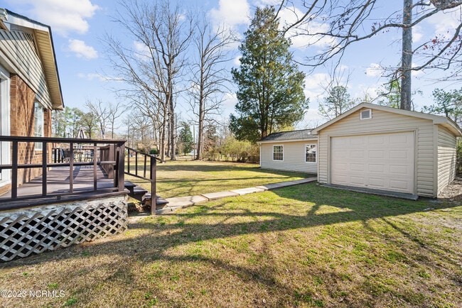 Building Photo - 307 Forest Grove Ave