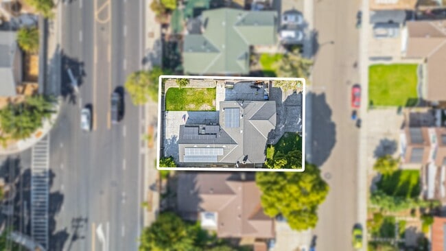 Building Photo - 644 Swallow Dr