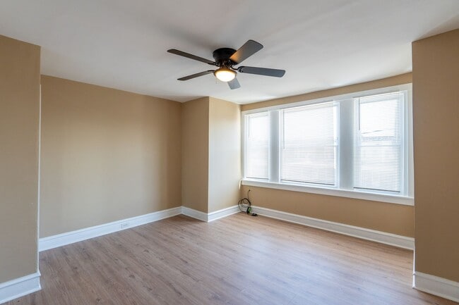 Building Photo - Newly rehabbed 3 bedroom