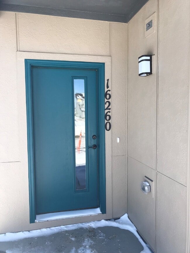 Building Photo - NEW and Modern! 3BR/2.5BA in GVR!