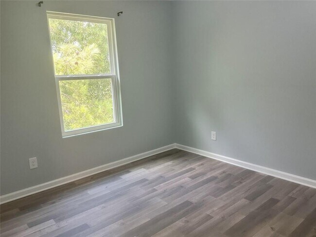 Building Photo - 620 Cartecay Dr