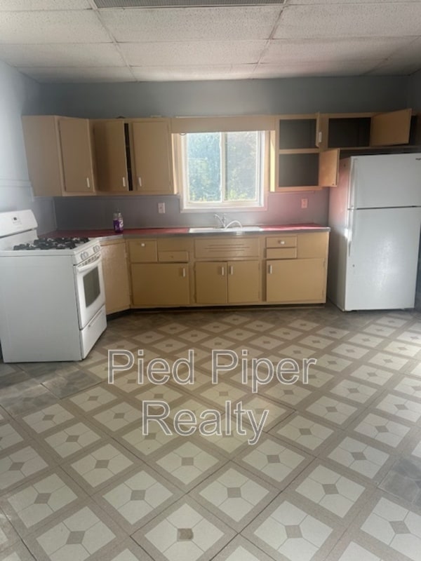 Building Photo - 331 W Homer St