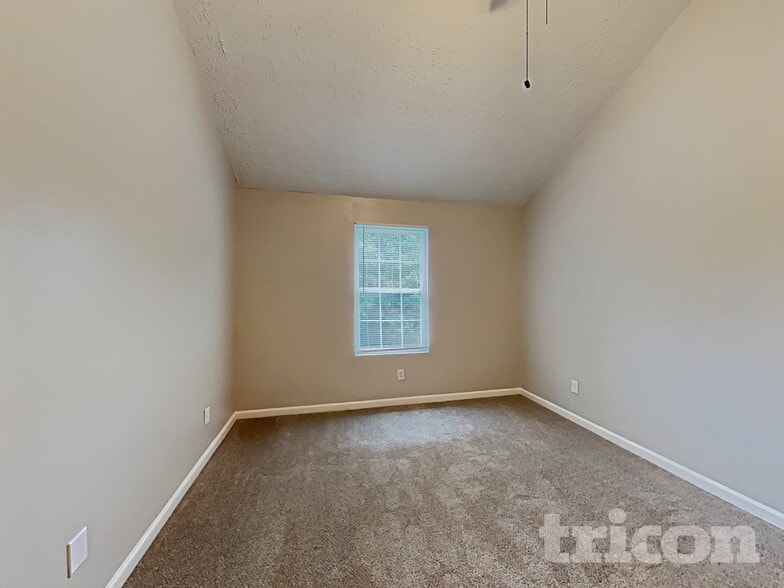 Building Photo - 1124 Patriot Cir