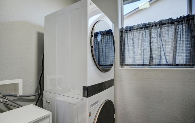 Building Photo - Beautiful 3 Bedroom in Granite Dells Estates, Prescott