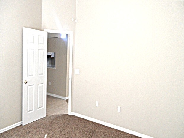 Building Photo - 555 Whiskey Creek Ct