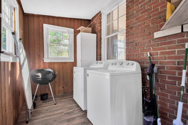 Building Photo - 424 Pearl St