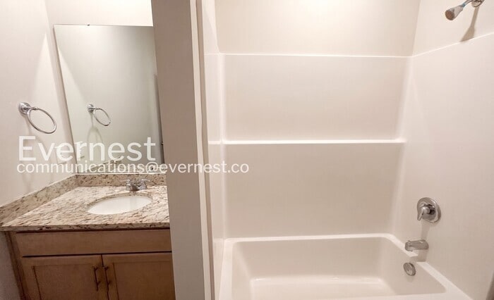 Building Photo - 169 Fall Mdw Dr