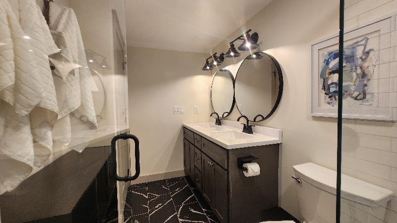 Building Photo - 1704 S Forest Dr