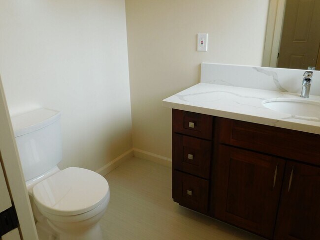 Building Photo - Kailua home on Kawainui canal, paddlers paradise, pet friendly