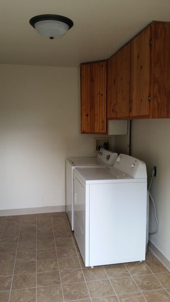 Building Photo - 212 West Bluff Street