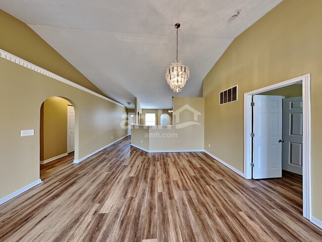 Building Photo - 5272 Gobel Dr