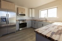 Building Photo - 546 Alaska Frontage Rd