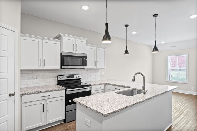 Building Photo - Two Bedroom with Garage!