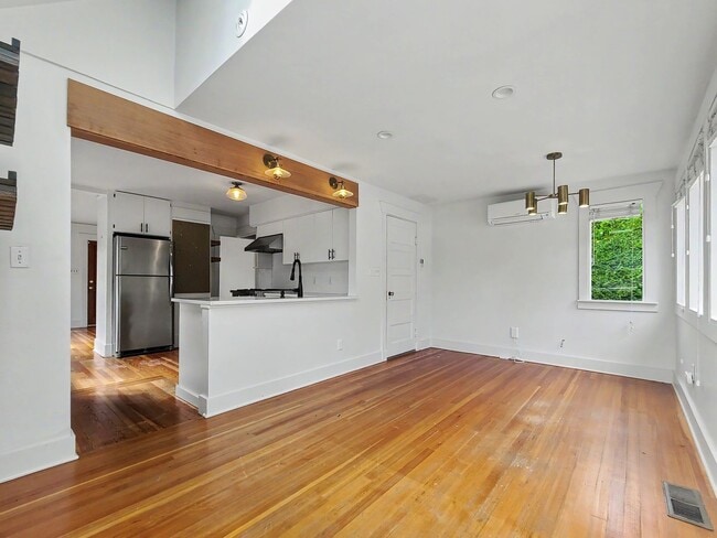 Building Photo - 6528 12th Ave NW
