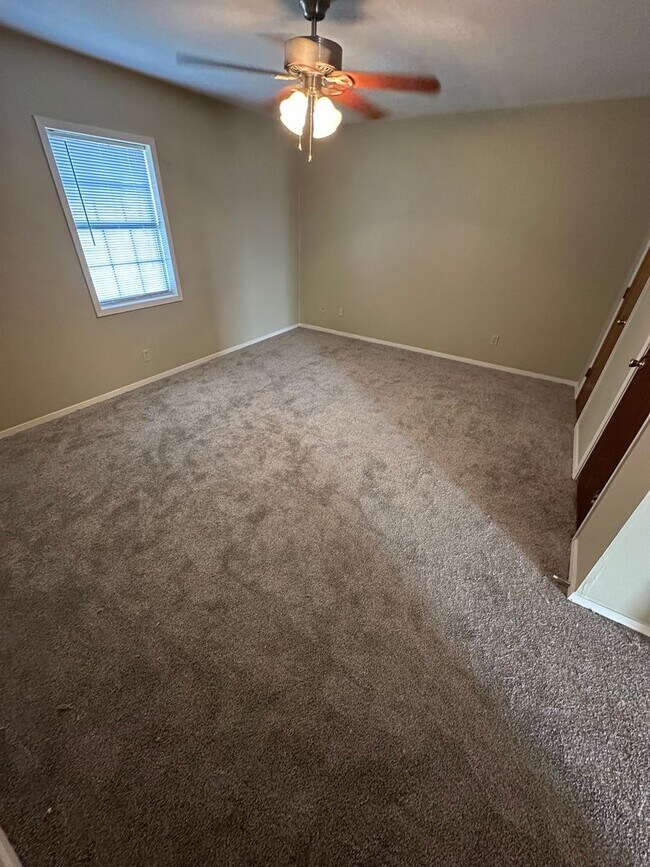 Building Photo - Sunvilla Apartments