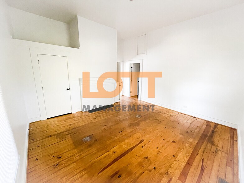 Building Photo - 6 Pelzer St