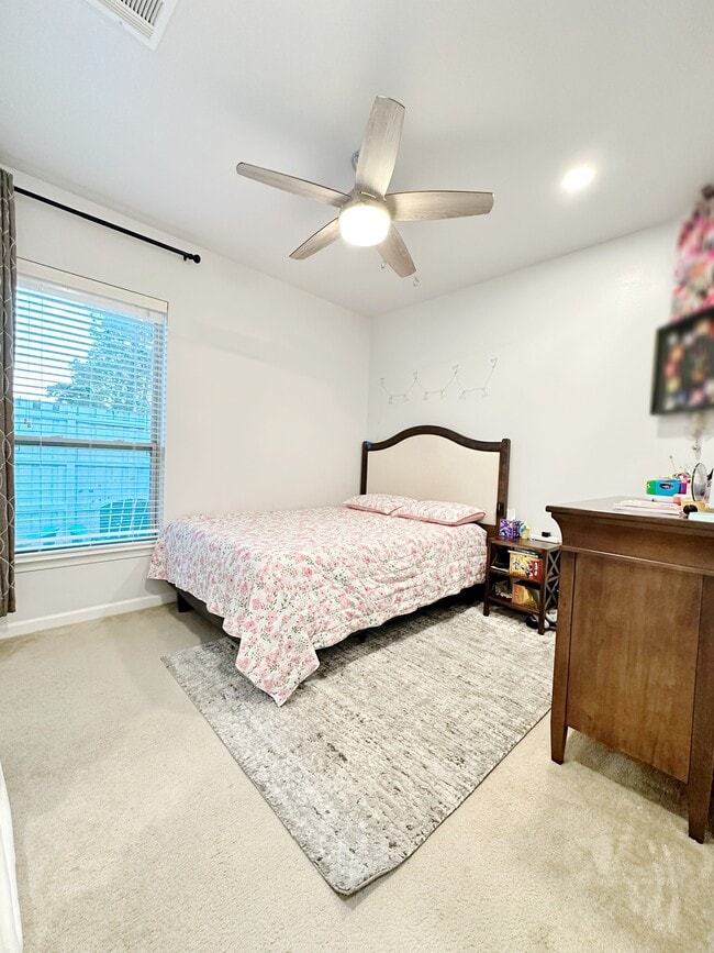 Building Photo - 4847 Juniper Park Dr