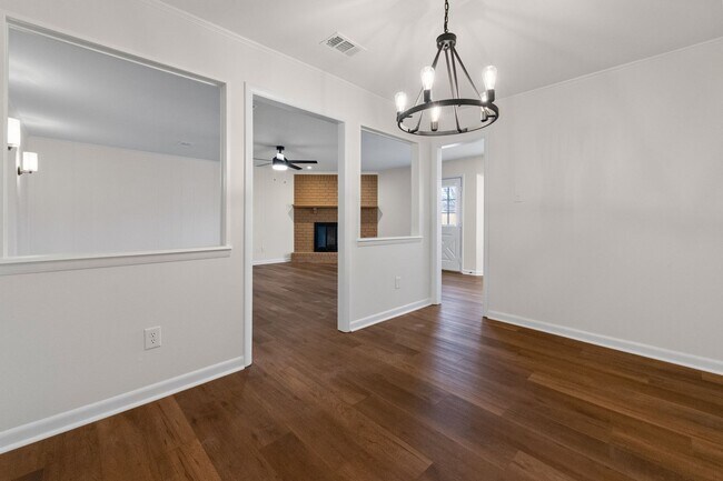 Building Photo - 3 BD 2 BA