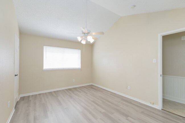 Building Photo - 4106 Kitchen Hill Ln