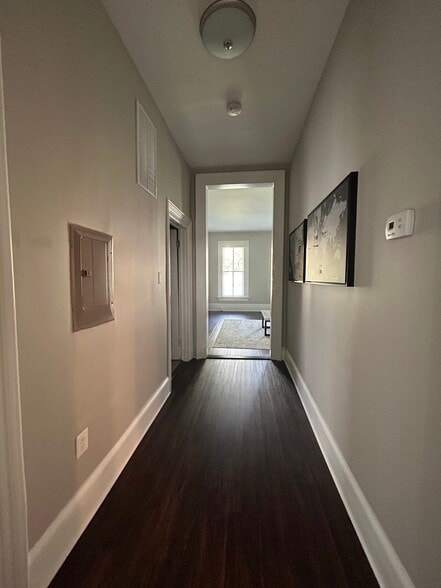 Building Photo - 212 W Montgomery Ave