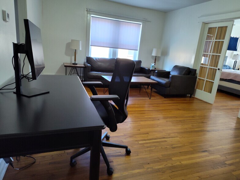 Living room - 1723 Nicholson Pl