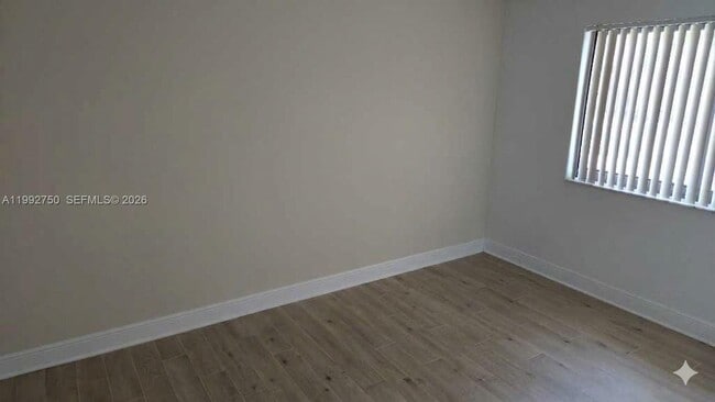 Building Photo - 357 Lakeview Dr