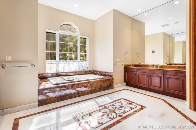 Building Photo - 4255 Gleneagles Dr