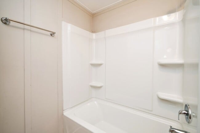 Building Photo - Newly Renovated 4BR Home- Move in Ready!