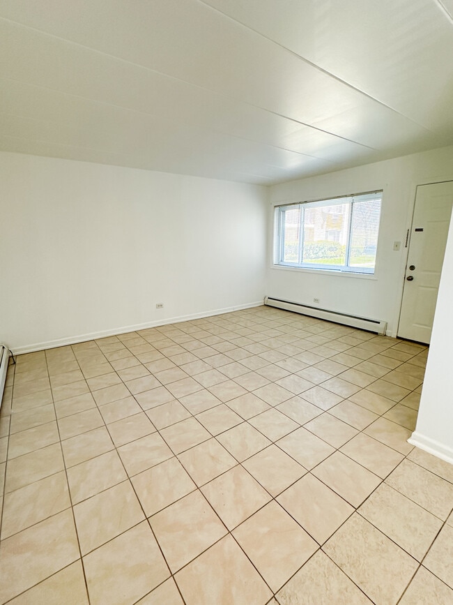 Building Photo - 4544 River Rd