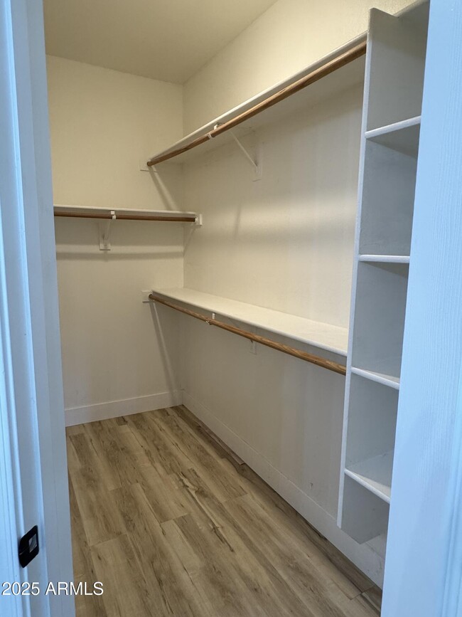 Building Photo - 7580 E Earll Dr