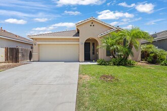 Building Photo - Beautiful home!