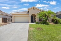 Building Photo - Beautiful home!