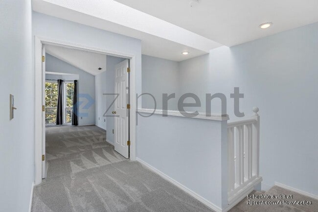 Building Photo - 2744 NW Upshur St