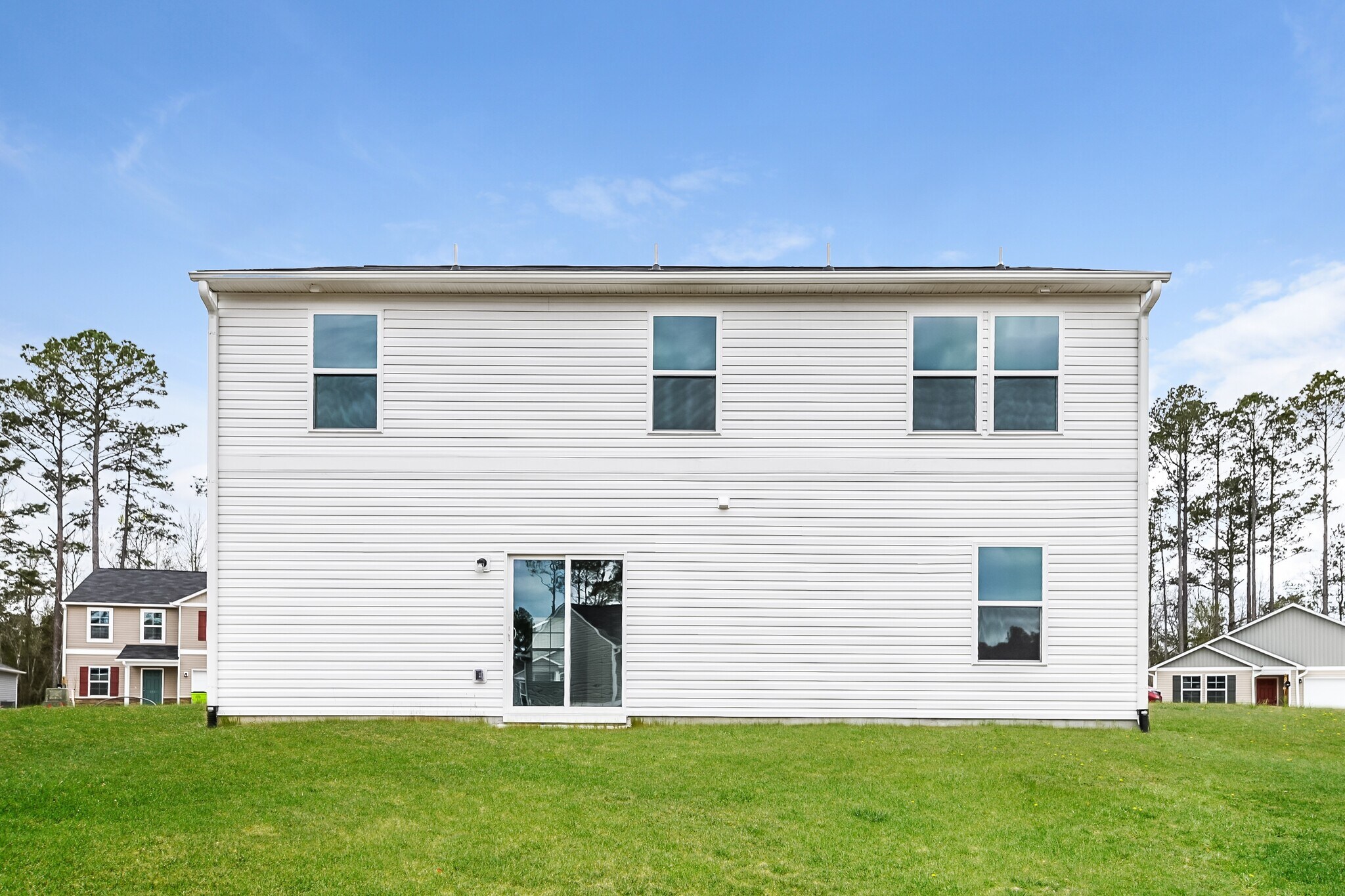 Building Photo - 672 Savanac St SE