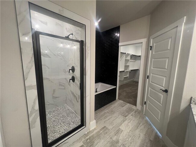 Building Photo - 7301 SW Basswood Ave