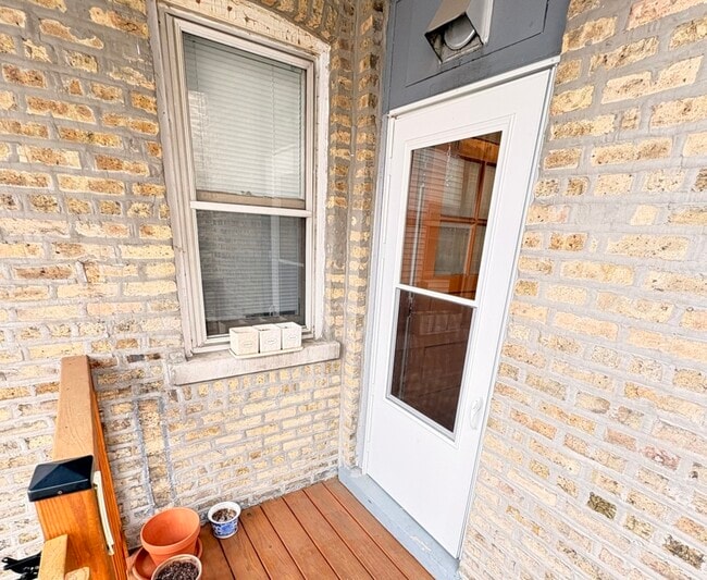 Building Photo - 6652 N Campbell Ave