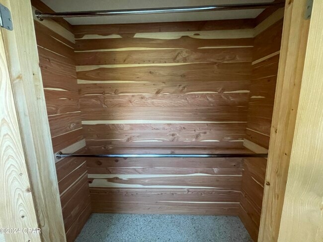 Building Photo - 305 Tarpon St