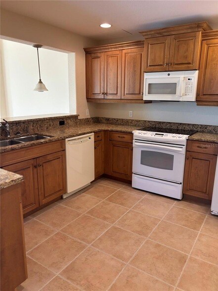 Building Photo - 501 Haben Blvd