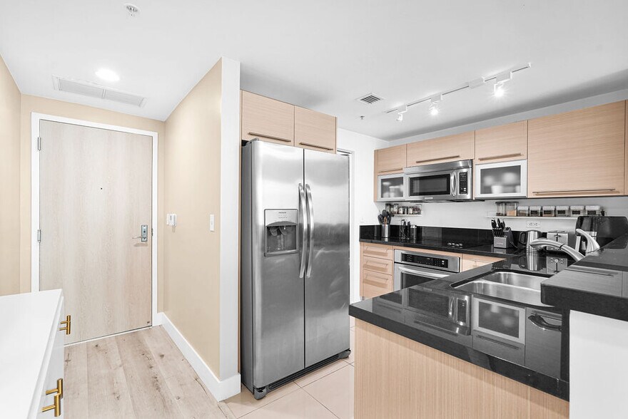 Building Photo - 244 Biscayne Blvd