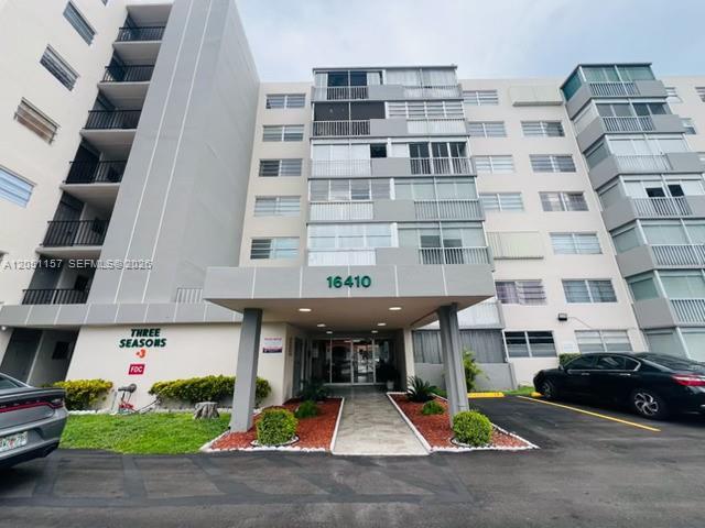 Building Photo - 16410 Miami Dr