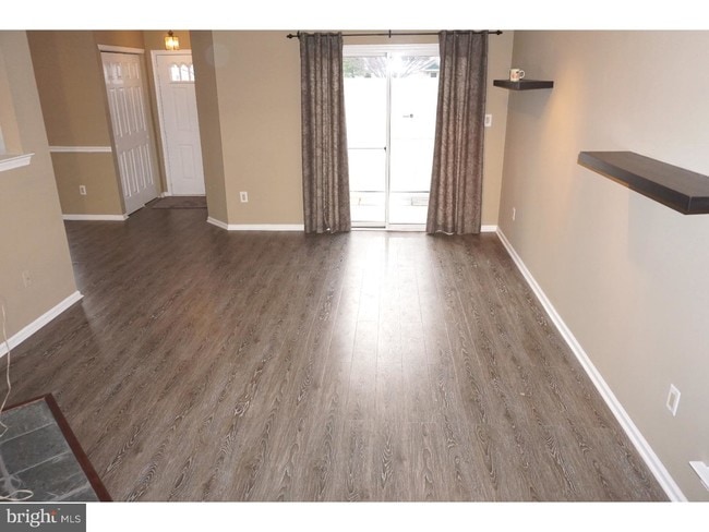 Building Photo - 203 Steeplechase Ct