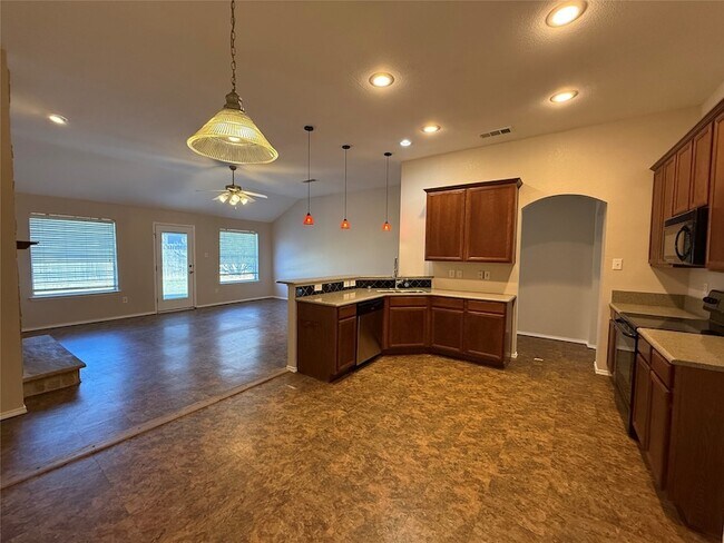 Building Photo - 5317 Malibu St