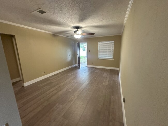 Building Photo - 602 Hillside Dr
