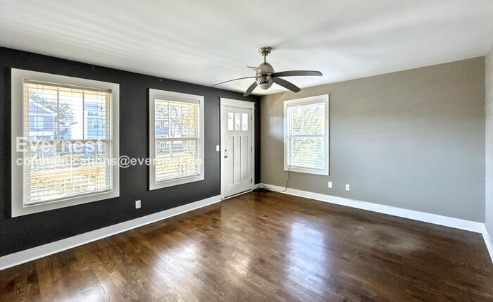 Building Photo - 1806B 7th Ave N