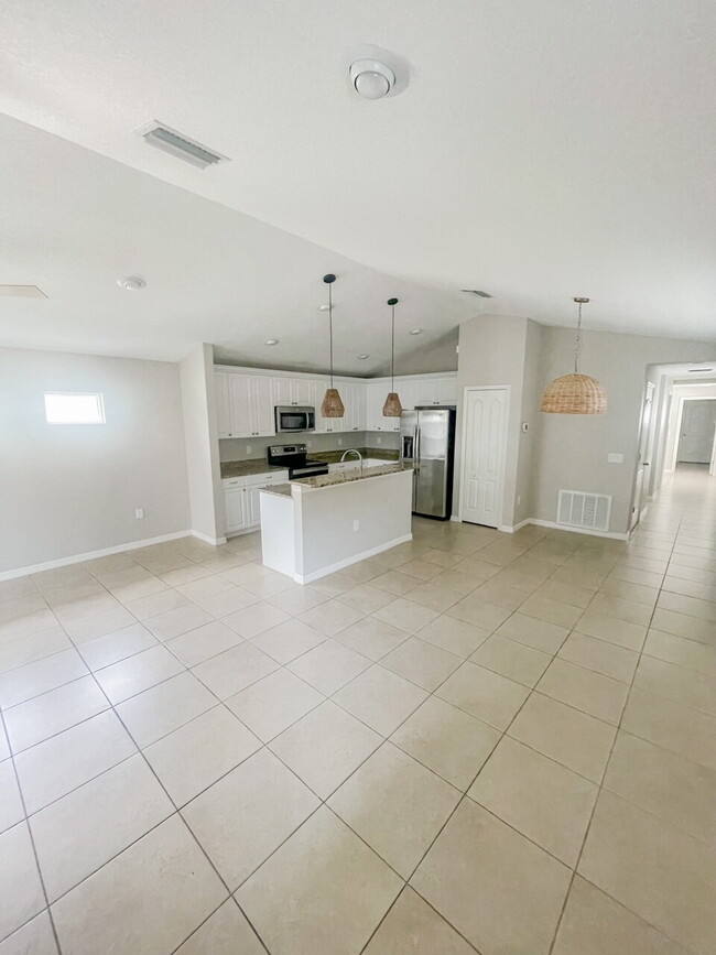 Building Photo - 3872 Shimmering Oaks Dr